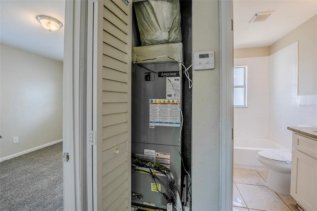 На продажу: $270,000 (3 спален, 1 ванн, 1004 Квадратных фут)