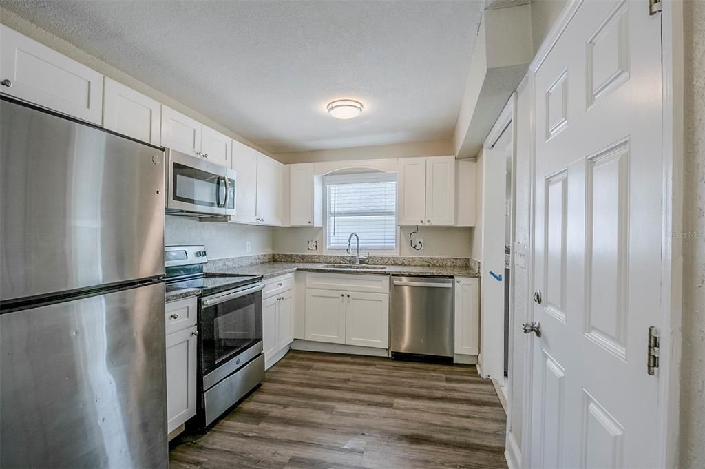 На продажу: $270,000 (3 спален, 1 ванн, 1004 Квадратных фут)