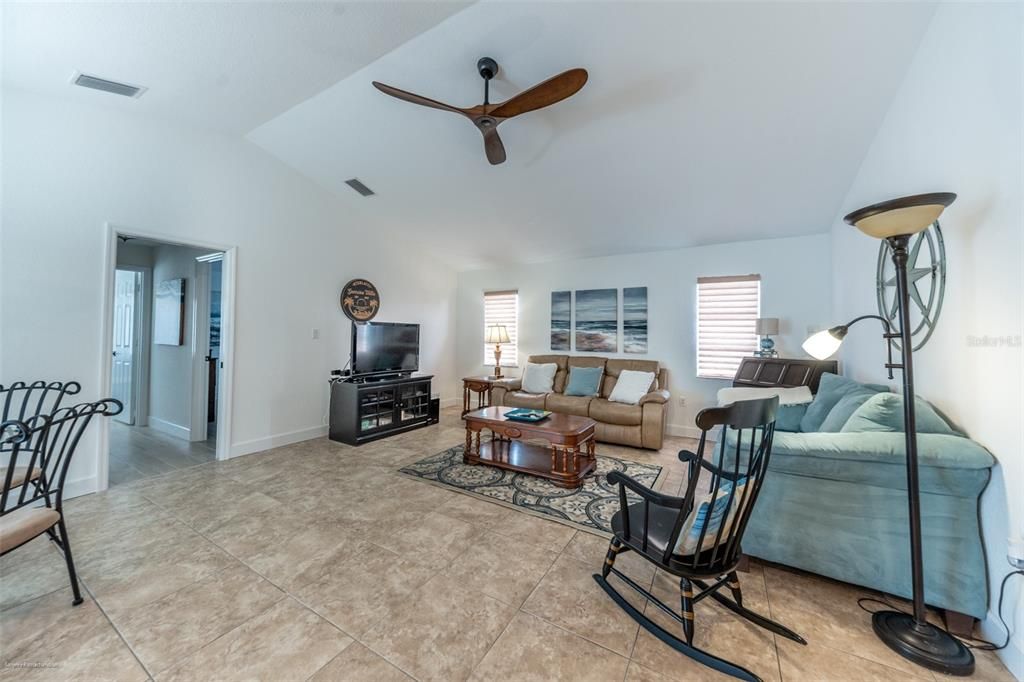 For Rent: $6,950 (3 beds, 2 baths, 2265 Square Feet)