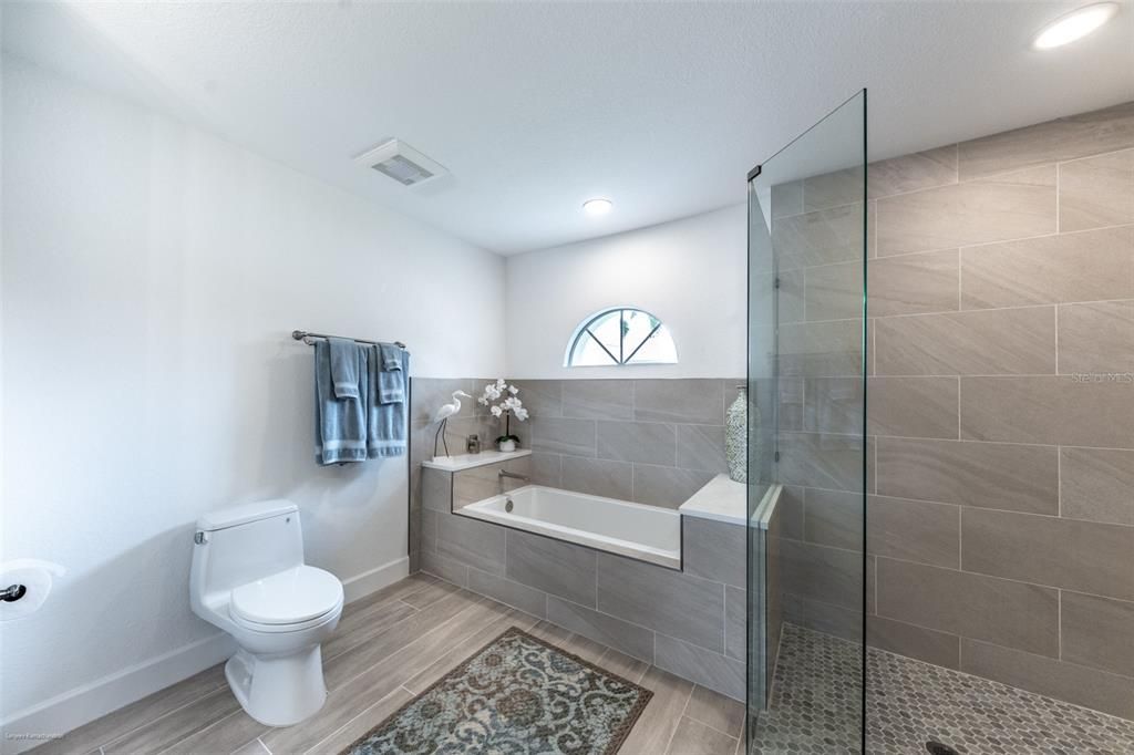 For Rent: $6,950 (3 beds, 2 baths, 2265 Square Feet)