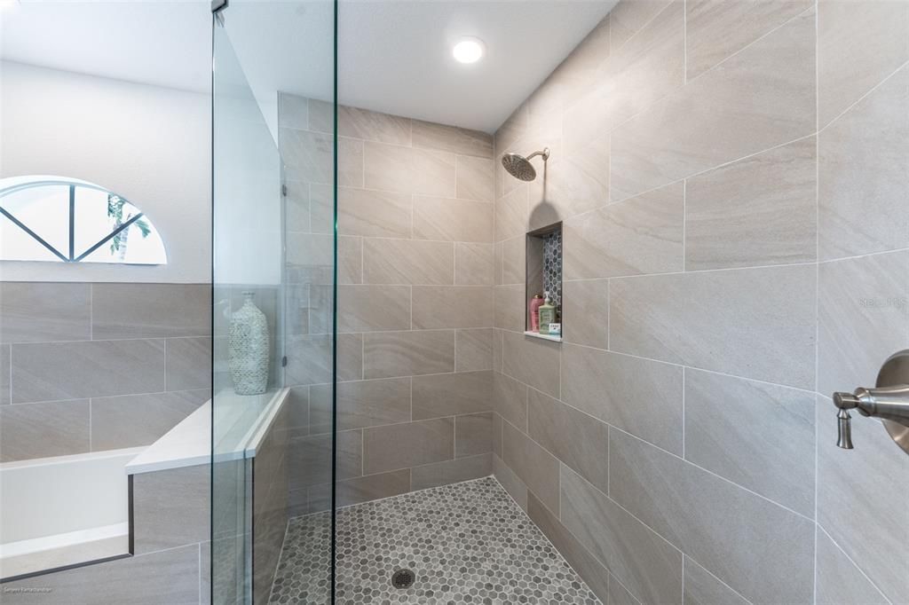 For Rent: $6,950 (3 beds, 2 baths, 2265 Square Feet)