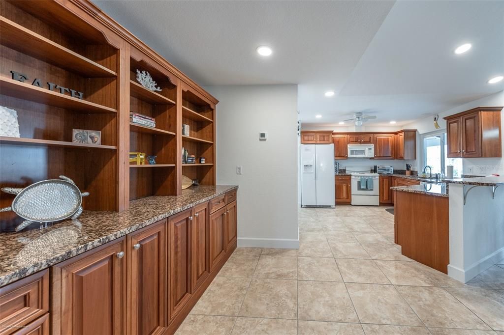 For Rent: $6,950 (3 beds, 2 baths, 2265 Square Feet)