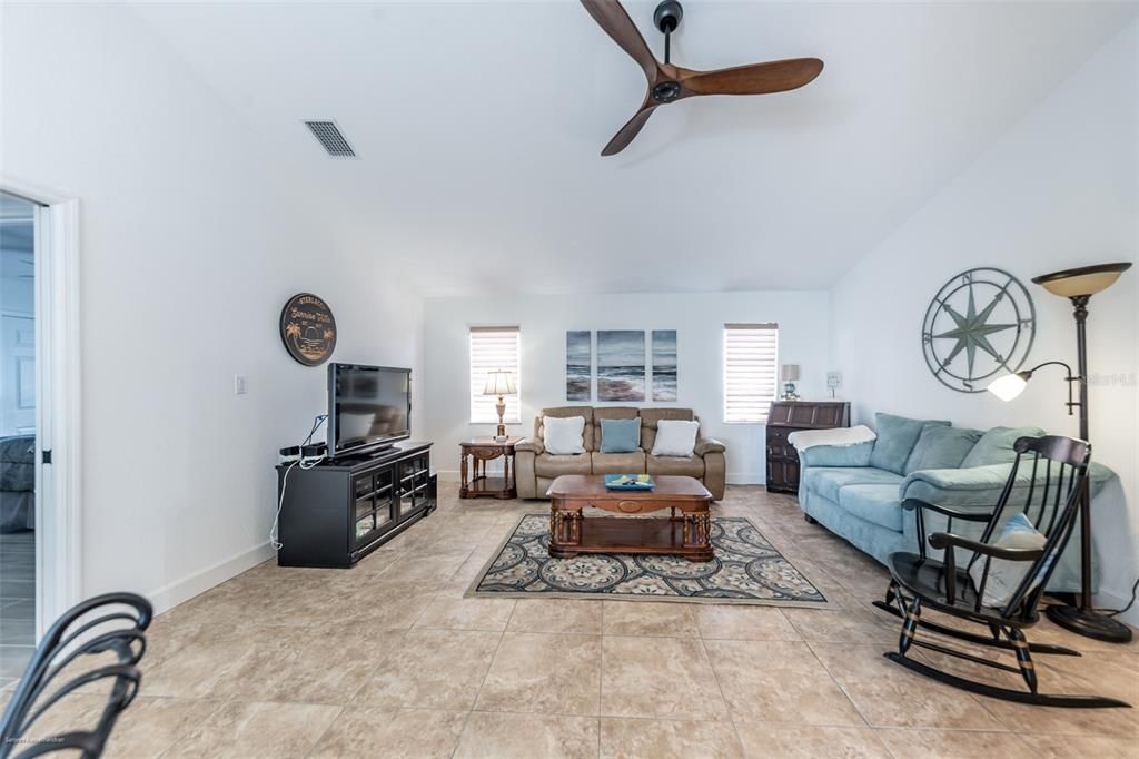 For Rent: $6,950 (3 beds, 2 baths, 2265 Square Feet)