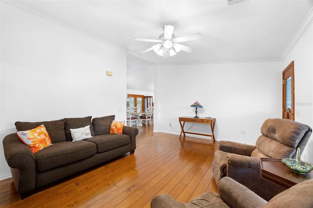 For Sale: $464,999 (4 beds, 2 baths, 1904 Square Feet)