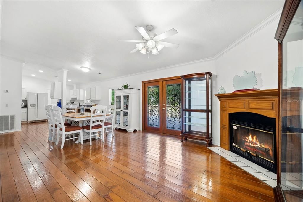 For Sale: $464,999 (4 beds, 2 baths, 1904 Square Feet)