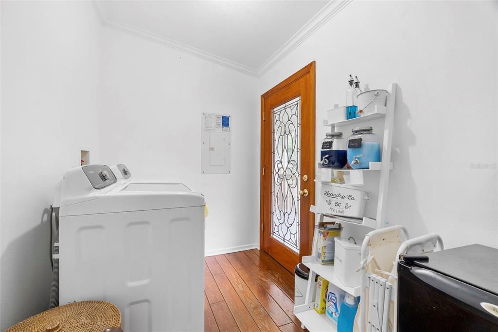 For Sale: $464,999 (4 beds, 2 baths, 1904 Square Feet)