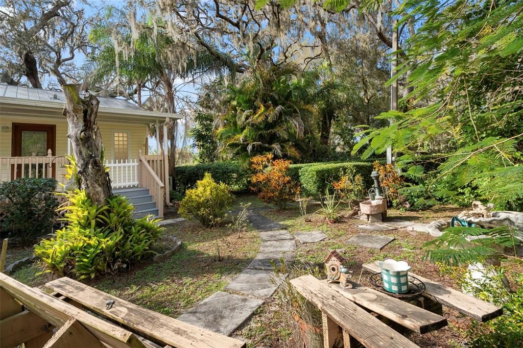 For Sale: $464,999 (4 beds, 2 baths, 1904 Square Feet)