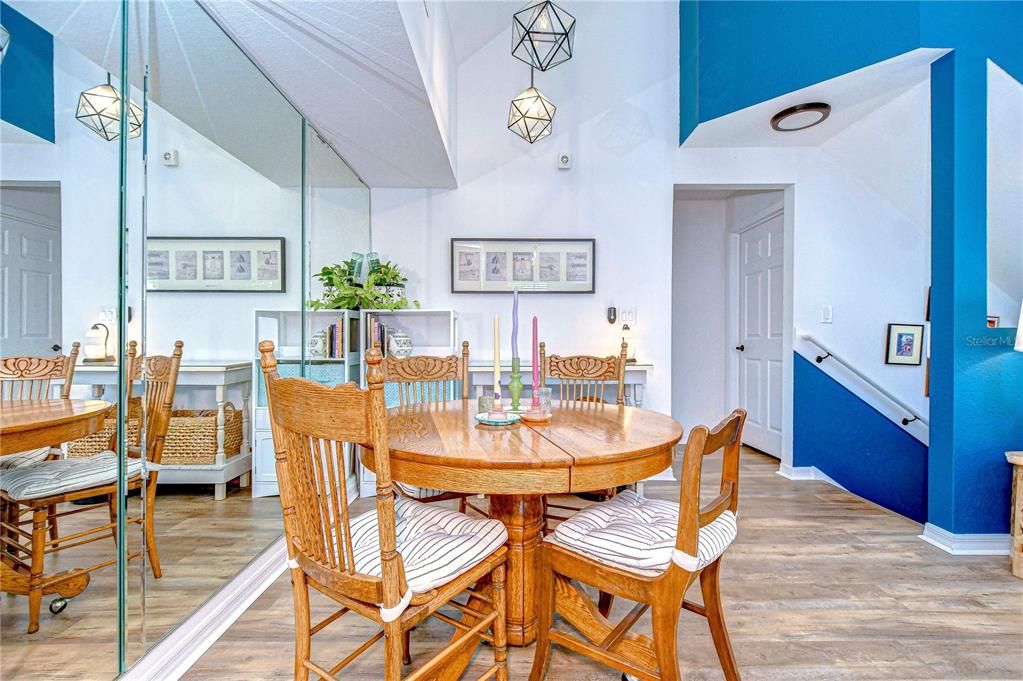 Active With Contract: $265,000 (3 beds, 2 baths, 1578 Square Feet)
