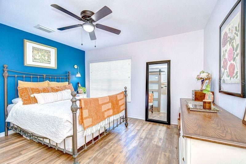 Active With Contract: $265,000 (3 beds, 2 baths, 1578 Square Feet)