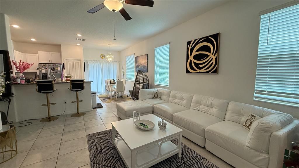 En Venta: $255,000 (2 camas, 2 baños, 1541 Pies cuadrados)