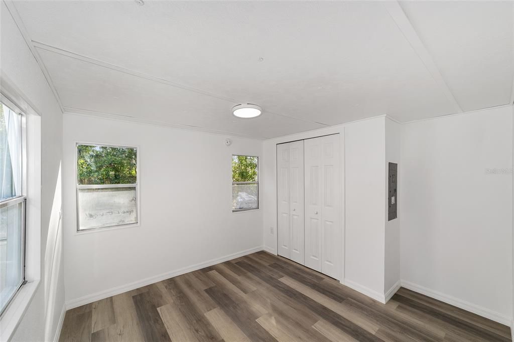 For Sale: $105,000 (2 beds, 2 baths, 684 Square Feet)