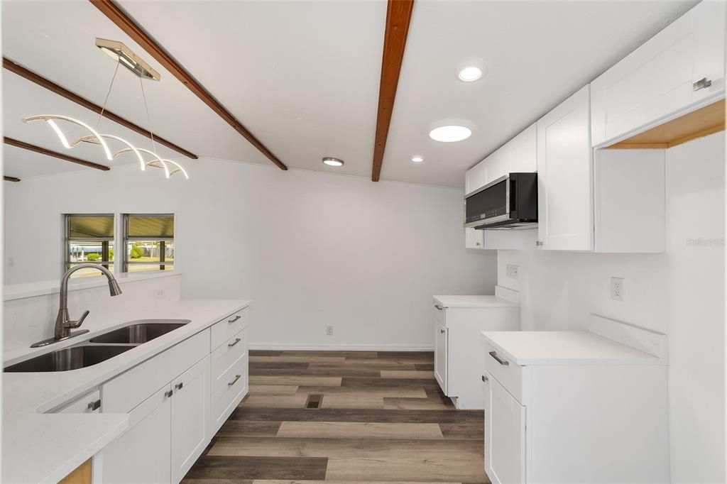 For Sale: $105,000 (2 beds, 2 baths, 684 Square Feet)