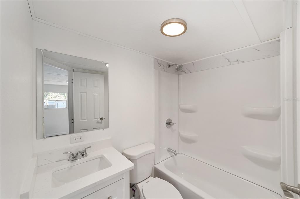 For Sale: $105,000 (2 beds, 2 baths, 684 Square Feet)