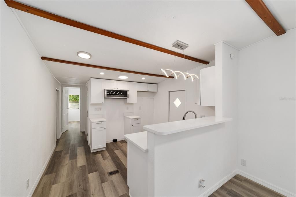 For Sale: $105,000 (2 beds, 2 baths, 684 Square Feet)