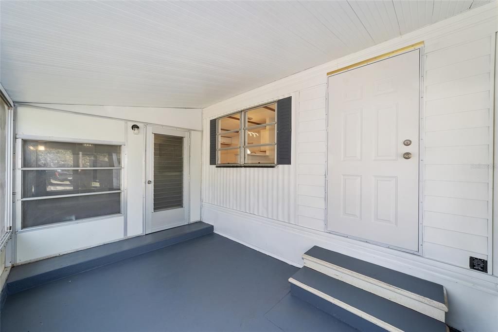 For Sale: $105,000 (2 beds, 2 baths, 684 Square Feet)