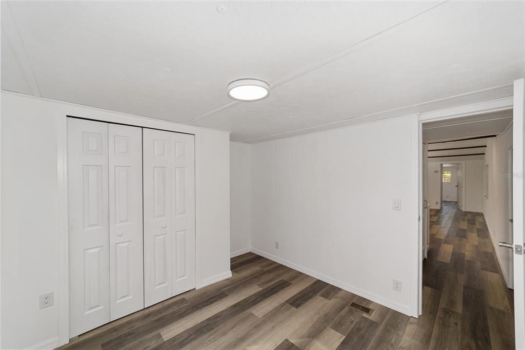 For Sale: $105,000 (2 beds, 2 baths, 684 Square Feet)