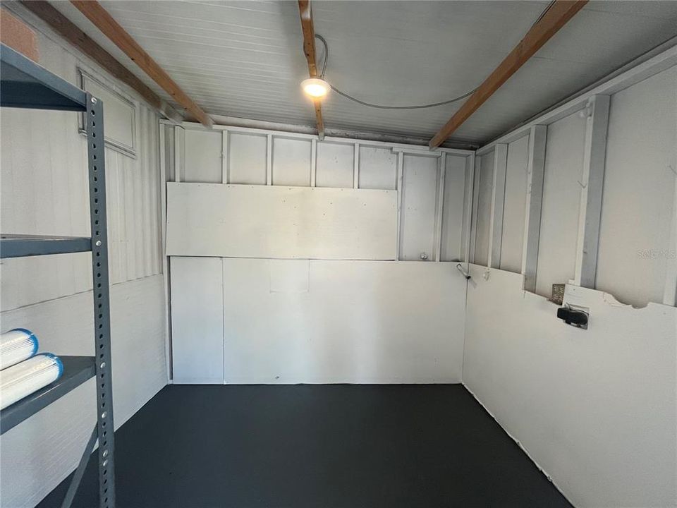 For Sale: $105,000 (2 beds, 2 baths, 684 Square Feet)