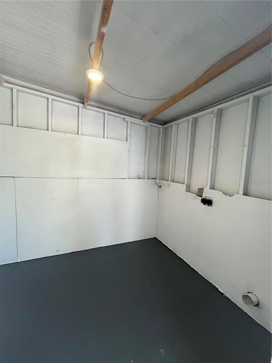 For Sale: $105,000 (2 beds, 2 baths, 684 Square Feet)