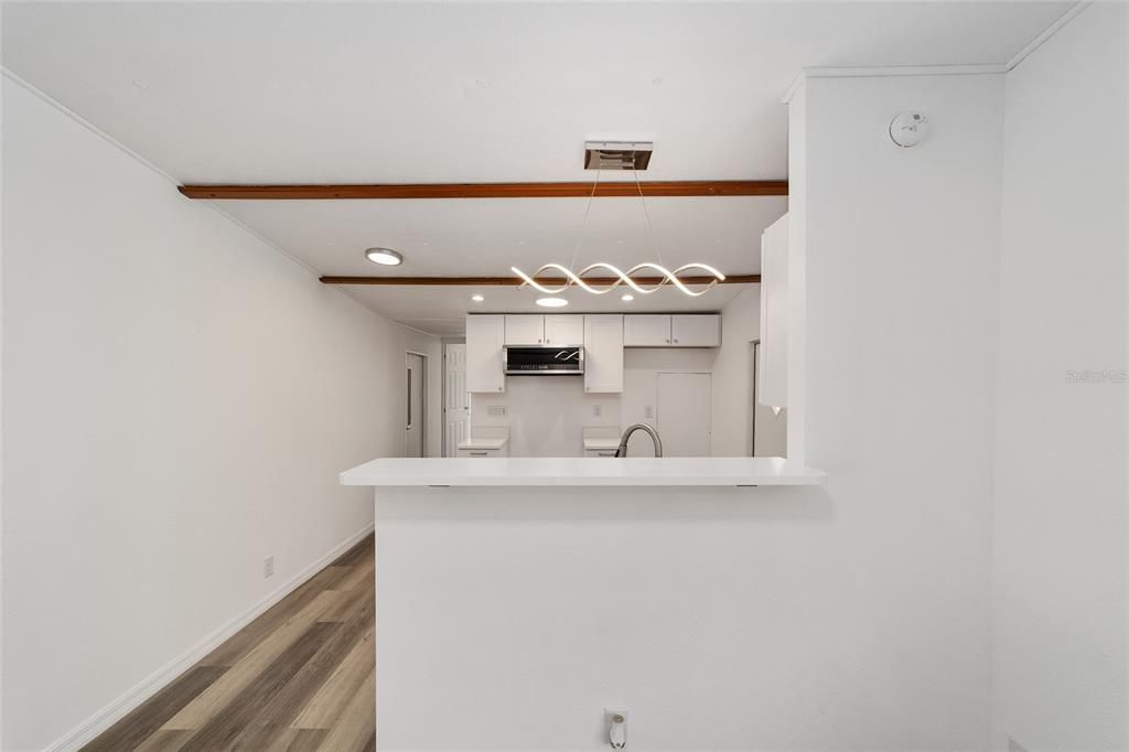 For Sale: $105,000 (2 beds, 2 baths, 684 Square Feet)