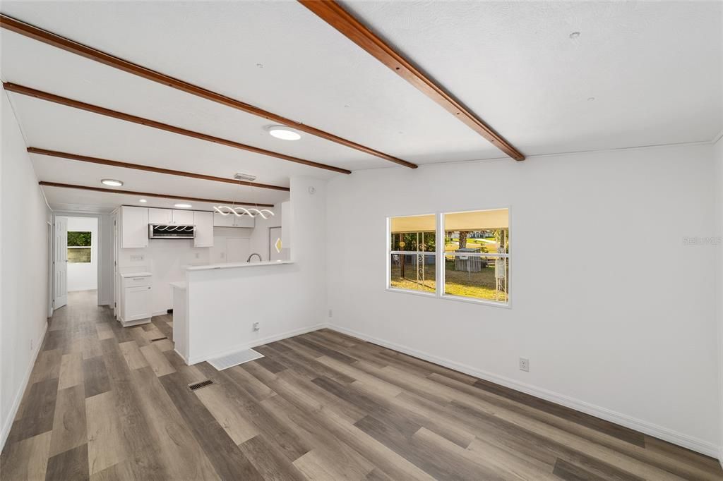 For Sale: $105,000 (2 beds, 2 baths, 684 Square Feet)