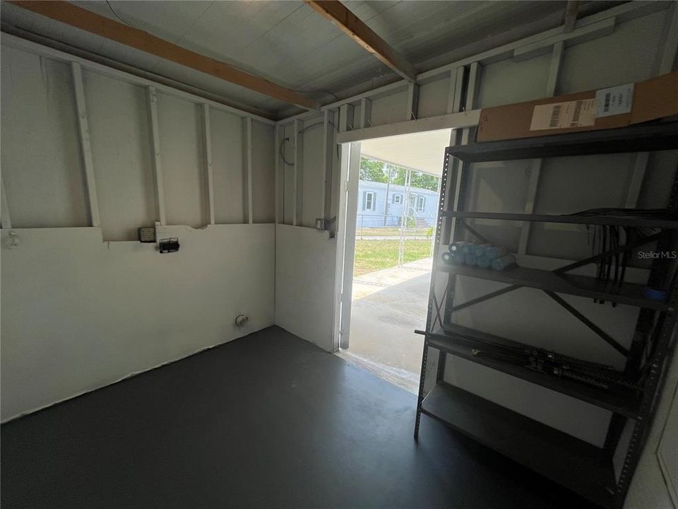 For Sale: $105,000 (2 beds, 2 baths, 684 Square Feet)