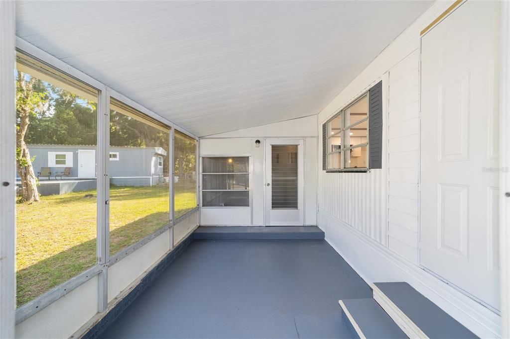 For Sale: $105,000 (2 beds, 2 baths, 684 Square Feet)