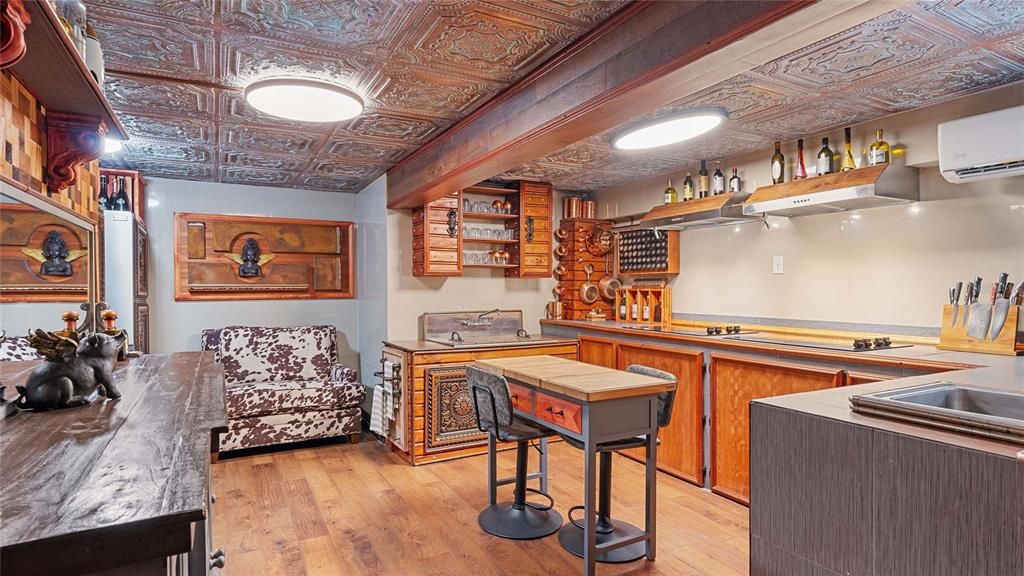 For Sale: $2,900,000 (7 beds, 7 baths, 5000 Square Feet)