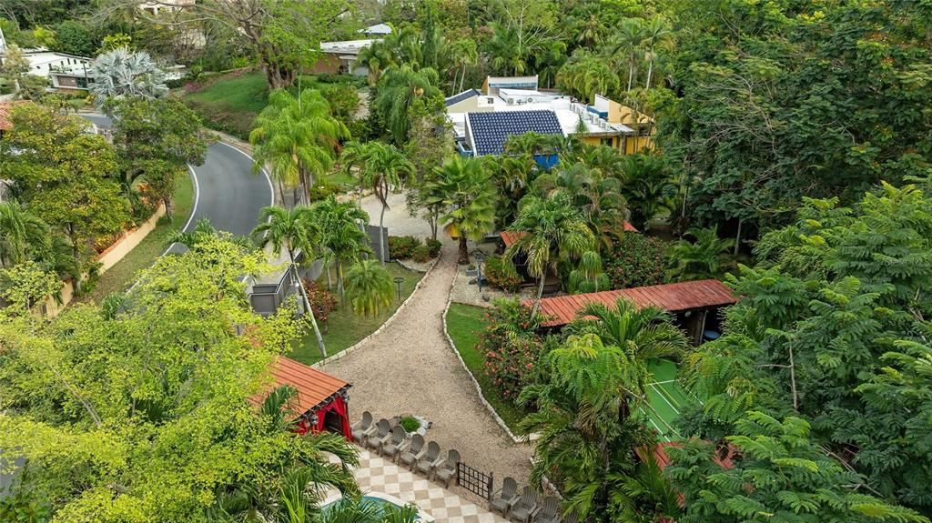 For Sale: $2,900,000 (7 beds, 7 baths, 5000 Square Feet)