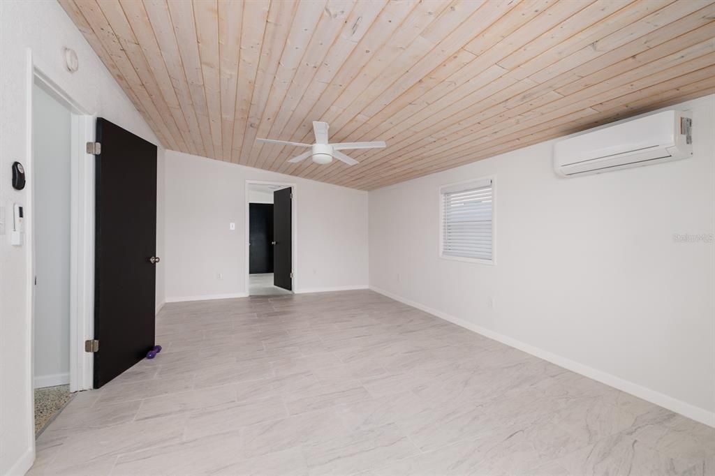 For Sale: $1,250,000 (3 beds, 2 baths, 2014 Square Feet)