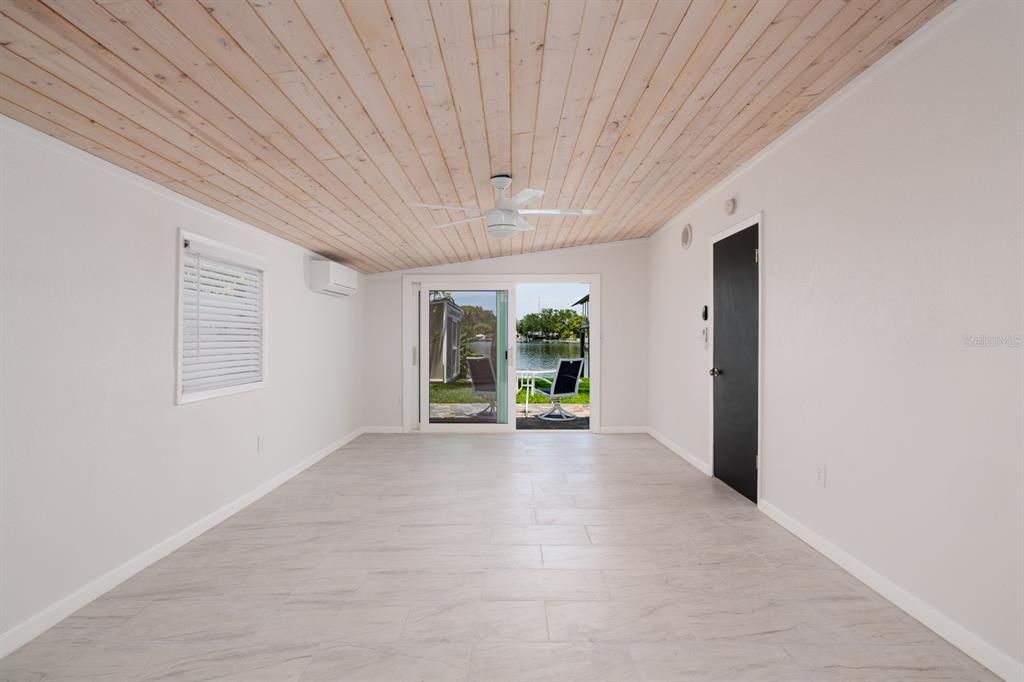 For Sale: $1,250,000 (3 beds, 2 baths, 2014 Square Feet)