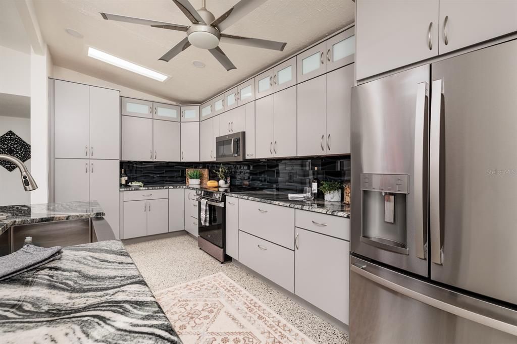 For Sale: $1,250,000 (3 beds, 2 baths, 2014 Square Feet)