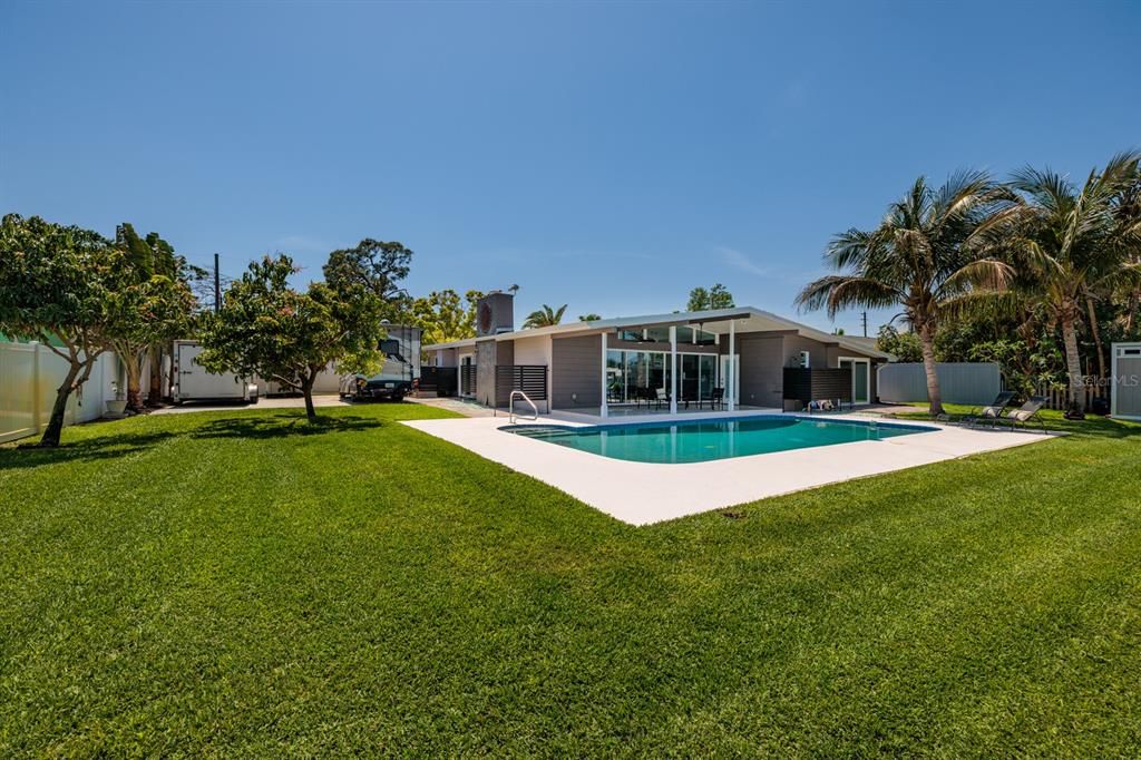 For Sale: $1,250,000 (3 beds, 2 baths, 2014 Square Feet)