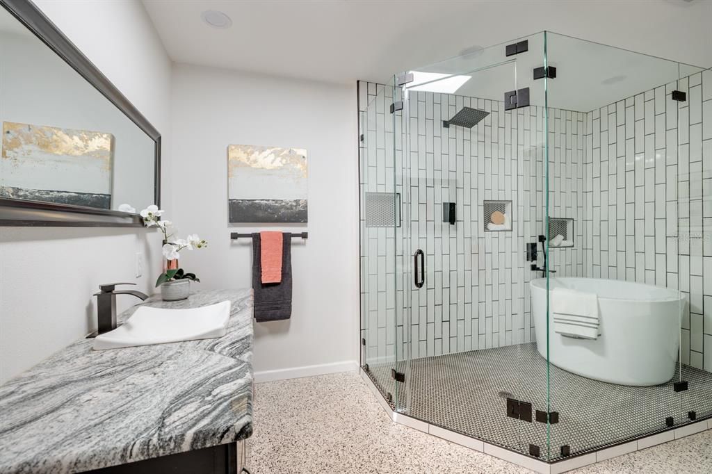 For Sale: $1,250,000 (3 beds, 2 baths, 2014 Square Feet)