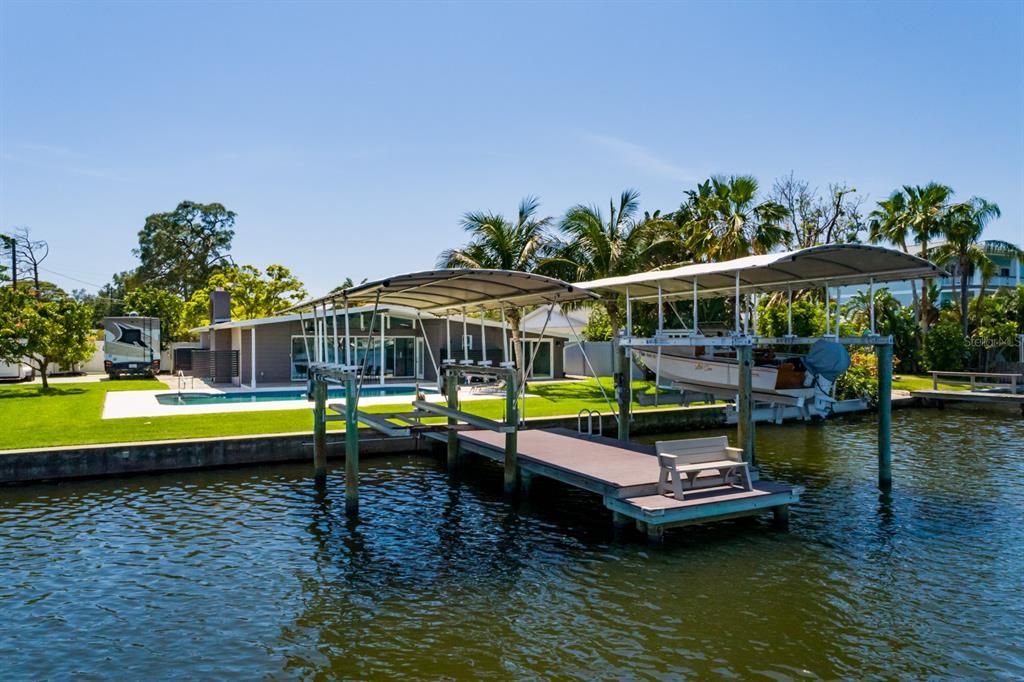 For Sale: $1,250,000 (3 beds, 2 baths, 2014 Square Feet)