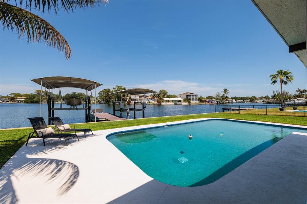 For Sale: $1,250,000 (3 beds, 2 baths, 2014 Square Feet)