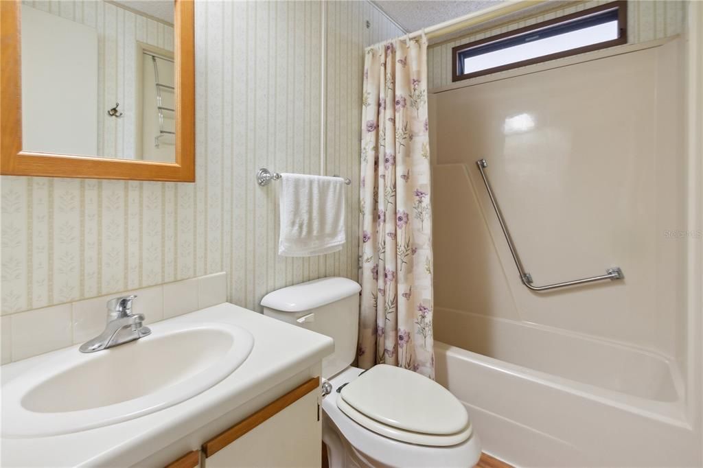 For Sale: $89,000 (2 beds, 2 baths, 1274 Square Feet)