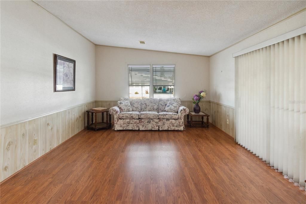 For Sale: $89,000 (2 beds, 2 baths, 1274 Square Feet)