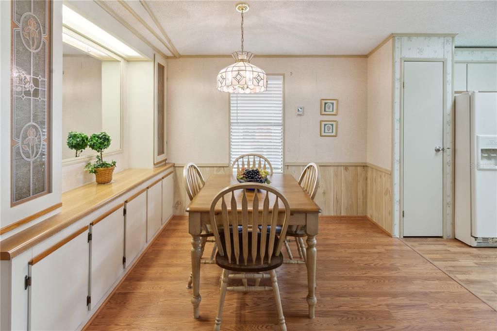 For Sale: $89,000 (2 beds, 2 baths, 1274 Square Feet)