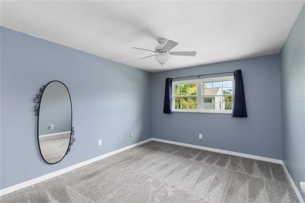 For Sale: $170,000 (2 beds, 2 baths, 967 Square Feet)