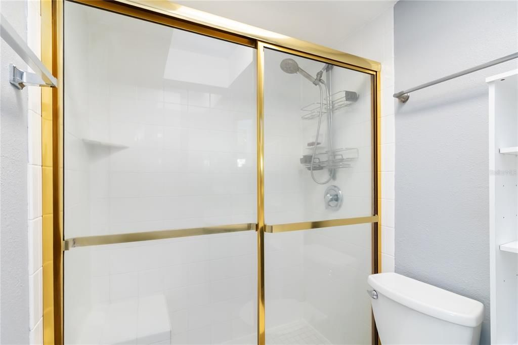 For Sale: $170,000 (2 beds, 2 baths, 967 Square Feet)