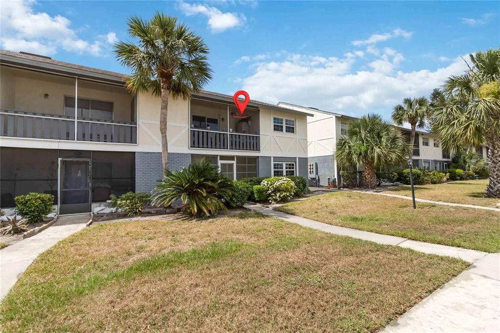 For Sale: $170,000 (2 beds, 2 baths, 967 Square Feet)