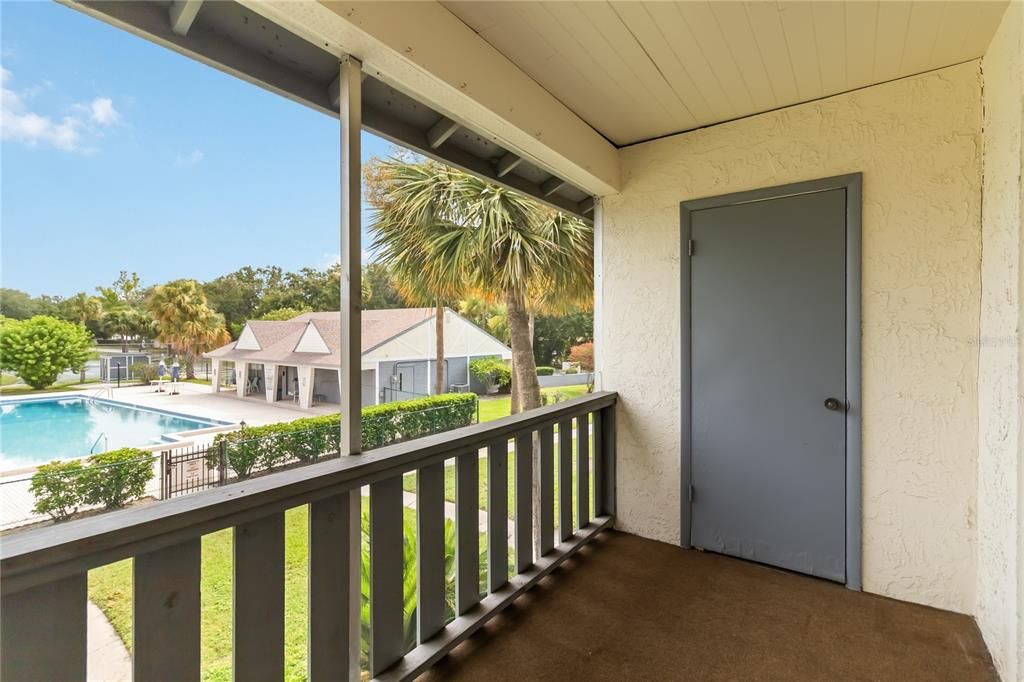 For Sale: $170,000 (2 beds, 2 baths, 967 Square Feet)