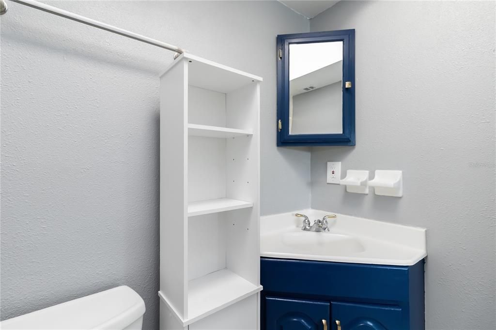 For Sale: $170,000 (2 beds, 2 baths, 967 Square Feet)