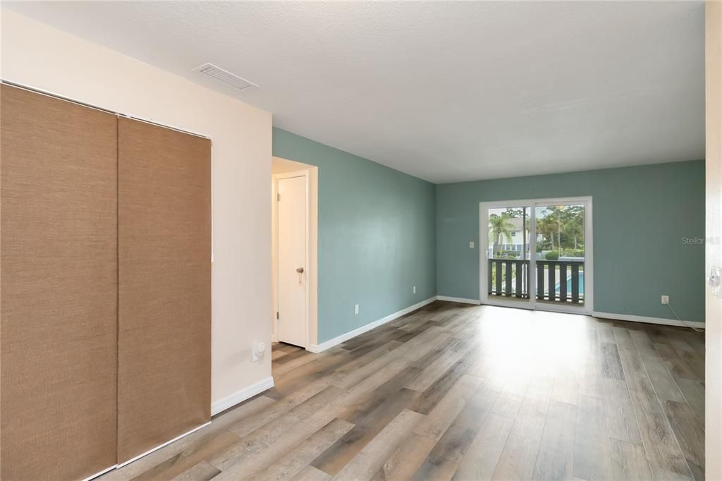 For Sale: $170,000 (2 beds, 2 baths, 967 Square Feet)