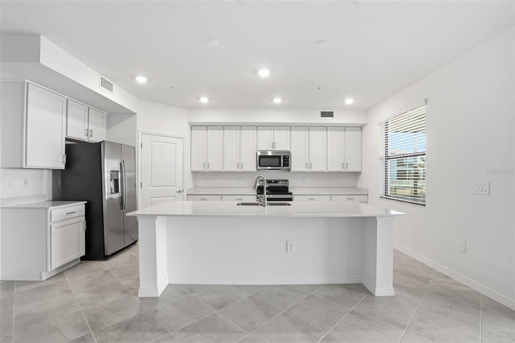 Active With Contract: $378,000 (3 beds, 2 baths, 1741 Square Feet)
