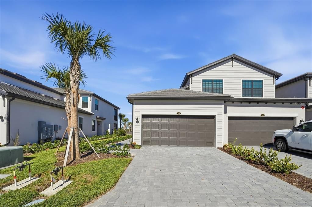 Active With Contract: $378,000 (3 beds, 2 baths, 1741 Square Feet)