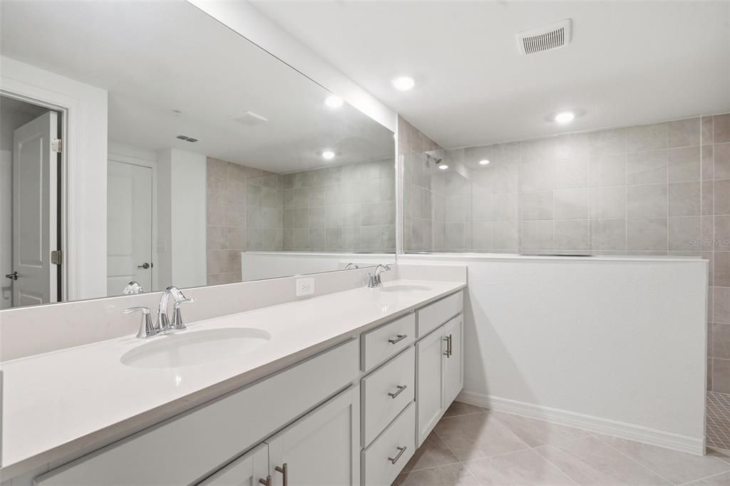 Active With Contract: $378,000 (3 beds, 2 baths, 1741 Square Feet)