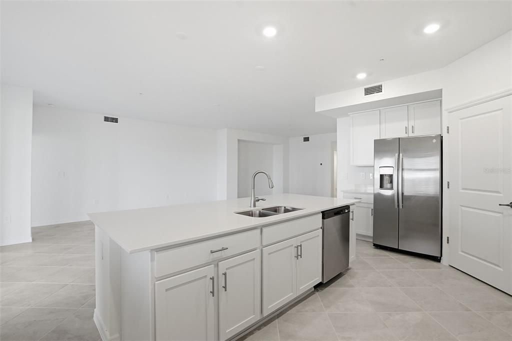Active With Contract: $378,000 (3 beds, 2 baths, 1741 Square Feet)