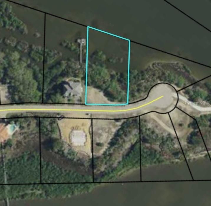 На продажу: $399,900 (0.51 acres)