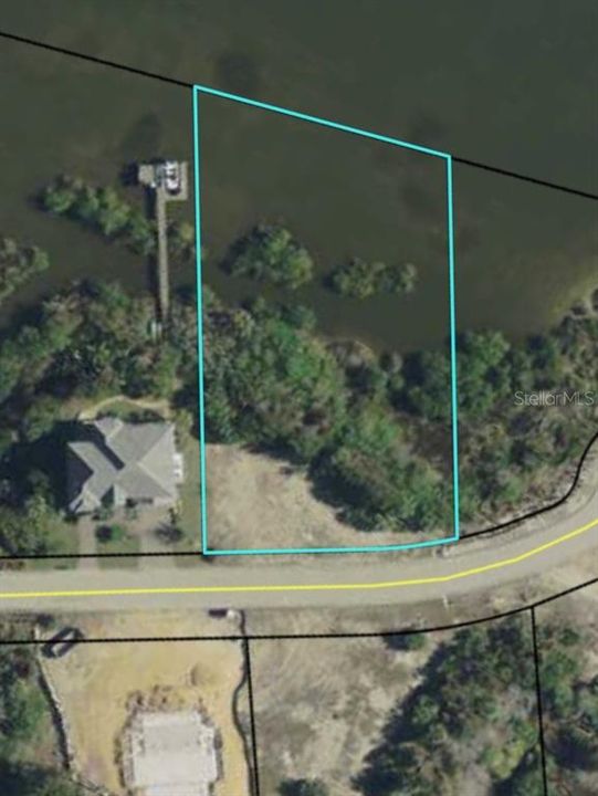 На продажу: $399,900 (0.51 acres)